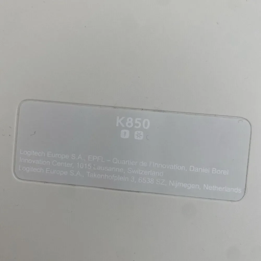 Logitech MK825 Performance Wireless Keyboard (K850) and Mouse (M585) Combo